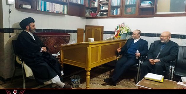 دیدار نائب رئیس هیات امنا و مدیر نمایندگی ستاد دیه استان با نماینده محترم ولی فقیه در استان اردبیل