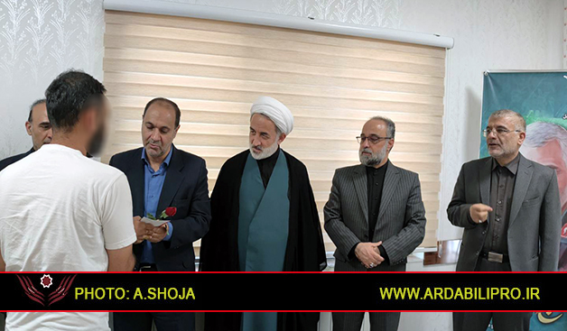 نسیم رهایی در اردبیل؛ ۴۴ زندانی جرایم غیرعمد با عطر محرم به آغوش خانواده بازگشتند